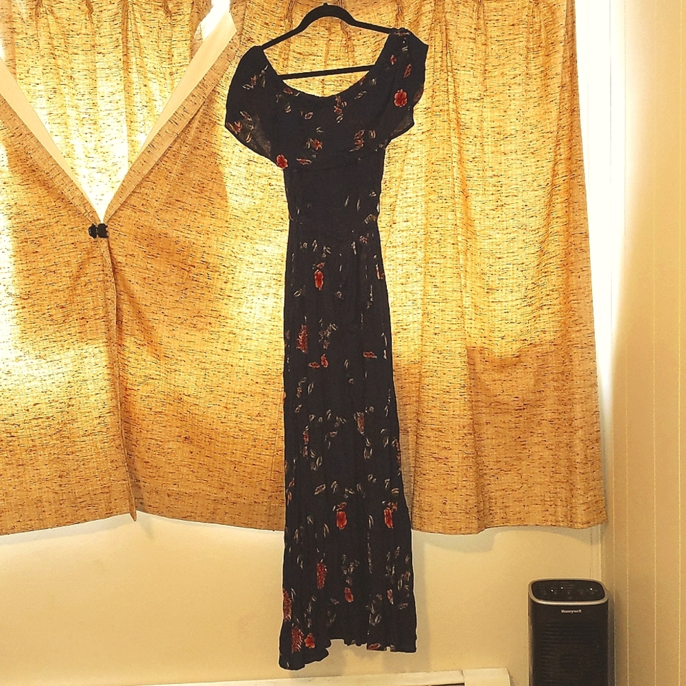 ***FLASH SALE*** Floral Maxi Dress